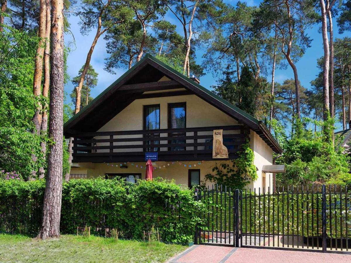 Villa Dom Kotik W Lukecinie Exterior foto